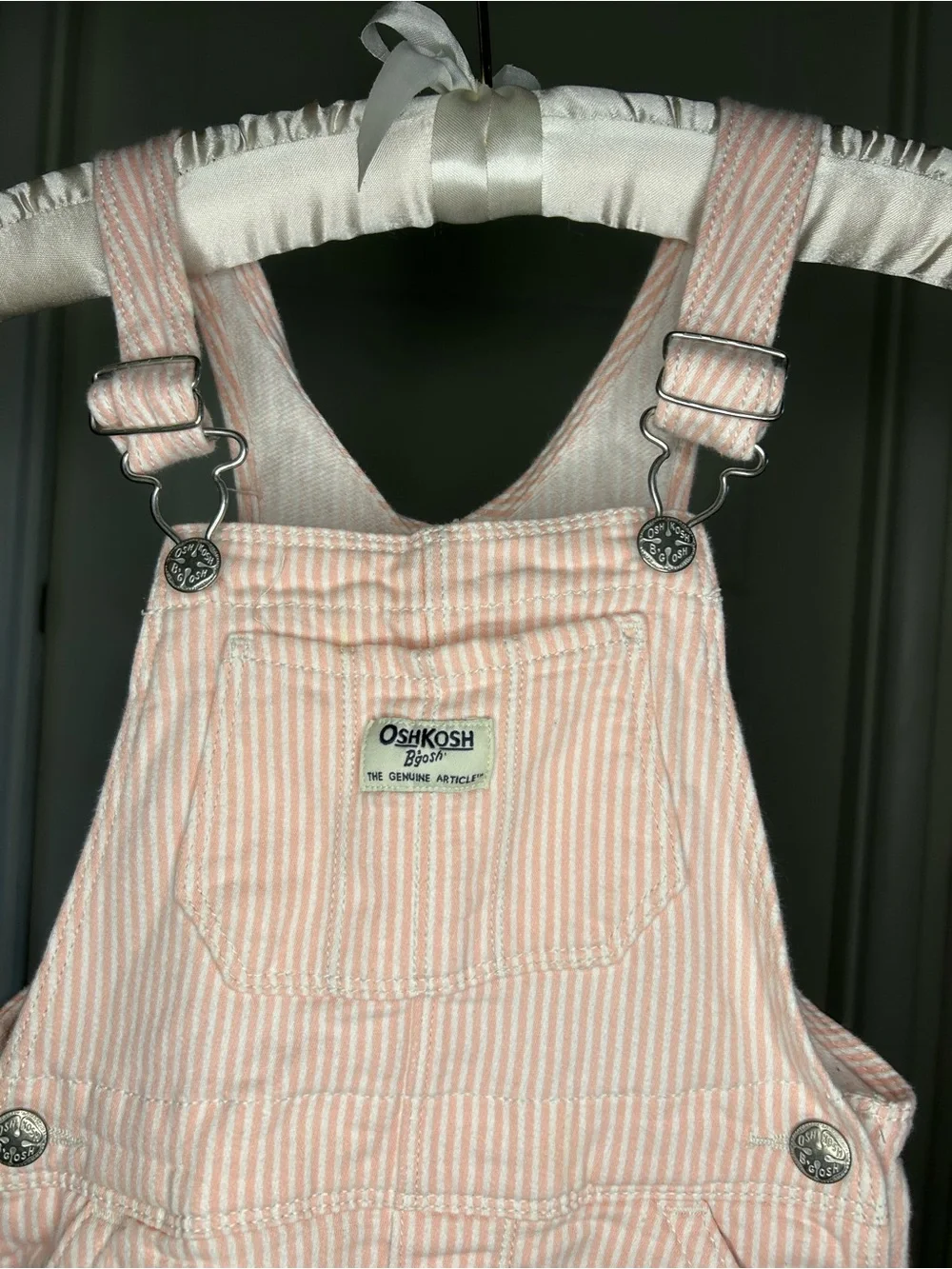 OshKosh Bgosh •	size 4t